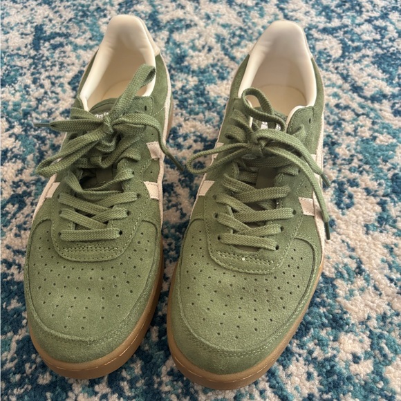 Onitska Tiger Suede Moss Green & Cream Skater Sneakers with Gum Sole NWOT - Picture 4 of 7